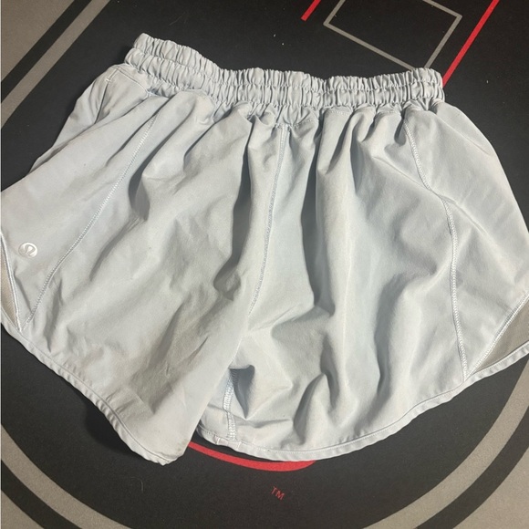 lululemon athletica Women's Athletic Shorts in Light blu size 4 4inch Length - Picture 5 of 5